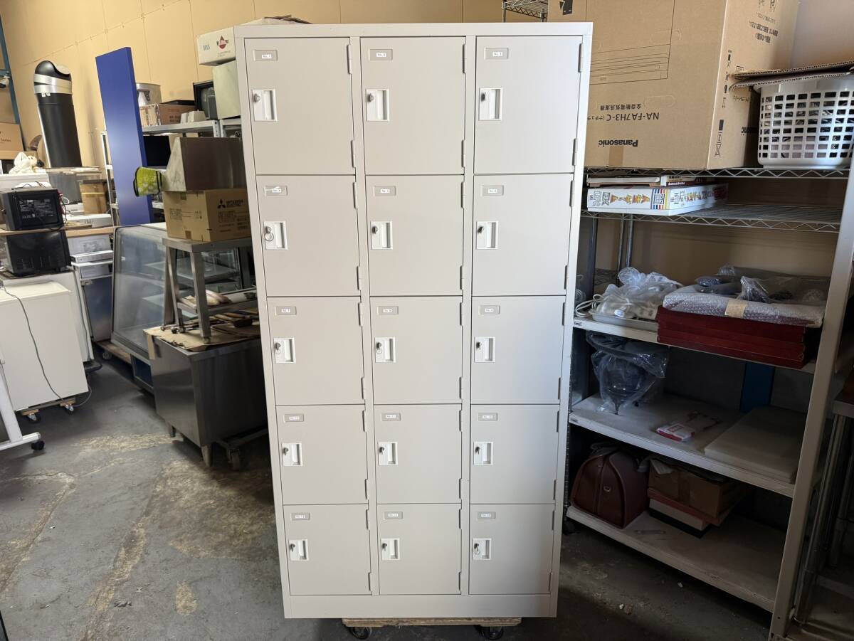 ロッカー　業務用　１５人用　スチール　ホワイト　W９００ｘD３８０ｘH１７９０ｍｍ